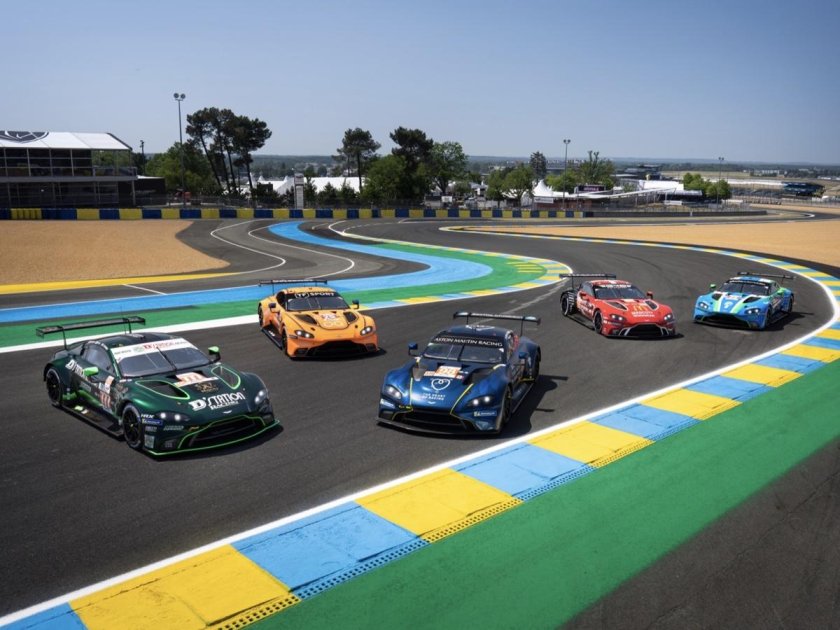 Aston martin vantage gt 3