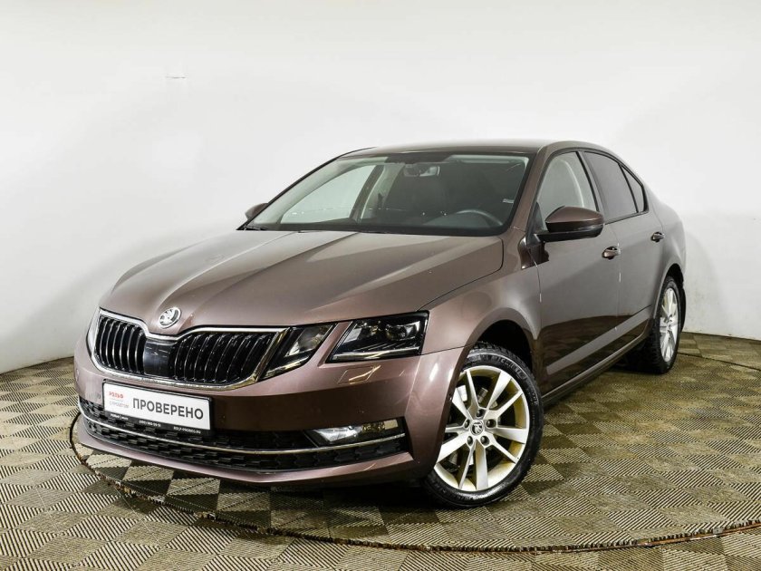 Шкода Октавия коричневая