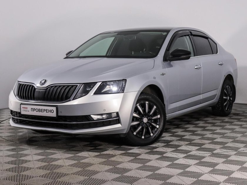 Шкода Октавия 2020 серебристый