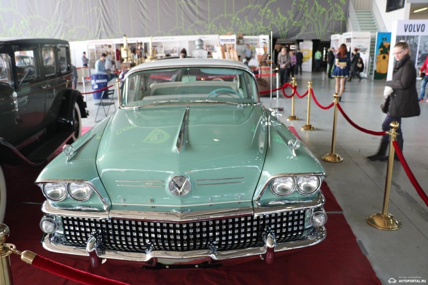 Выставка автомобилей