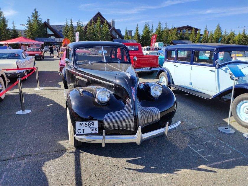 Ретро автомобиль