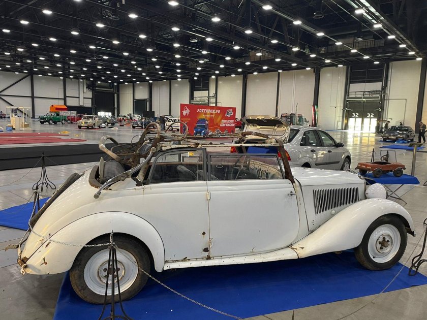 Ретро автомобиль