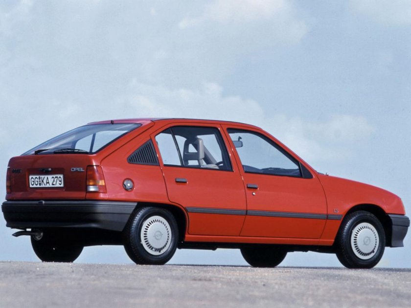 Opel Kadett e хэтчбек 1984-