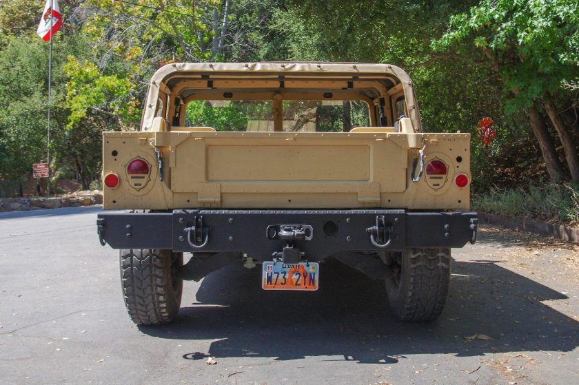 Am General HMMWV m998