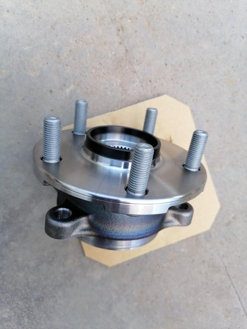 Передняя ступица Тойота Королла 150