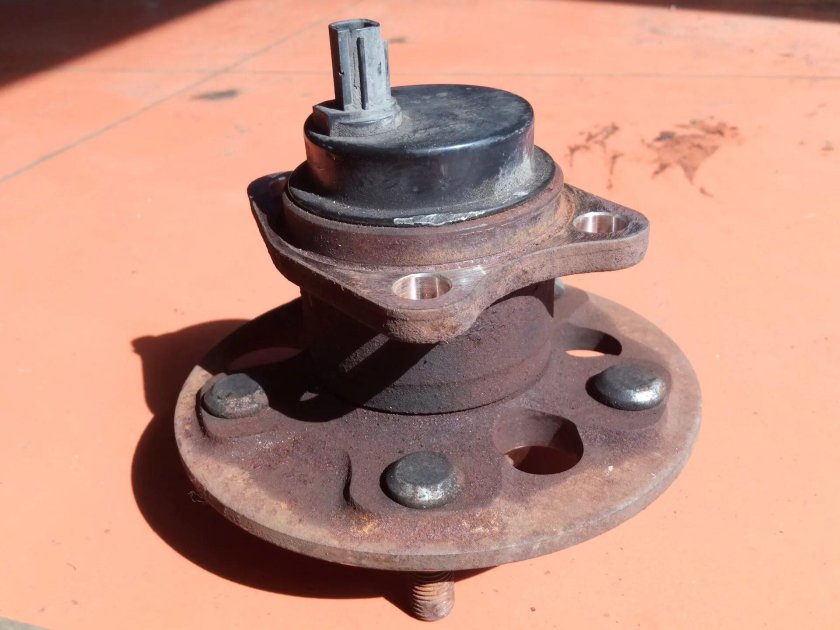 Ступичный подшипник Тойота Королла 150