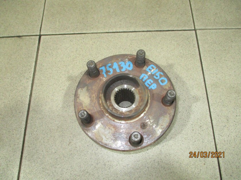 Передняя ступица Тойота Королла е150