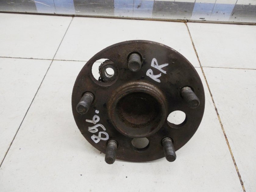 Ступица задняя Toyota Corolla