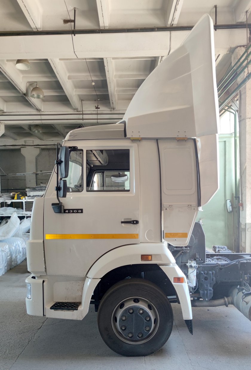 Обтекатель КАМАЗ 43118