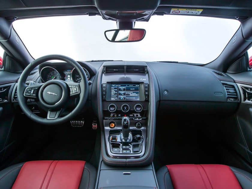 Jaguar f Type r салон