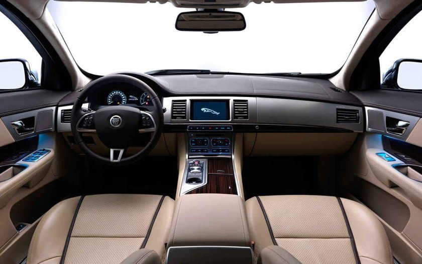 Jaguar XF 2012 Interior