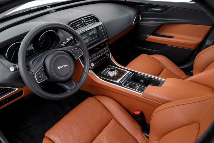Jaguar xe 2015 салон