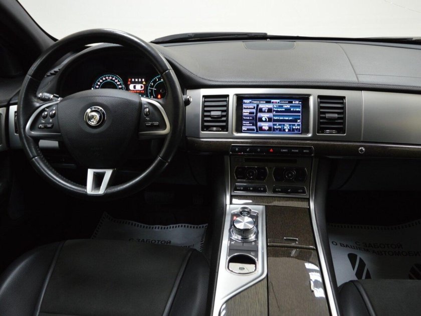 Ягуар XF 2014 салон