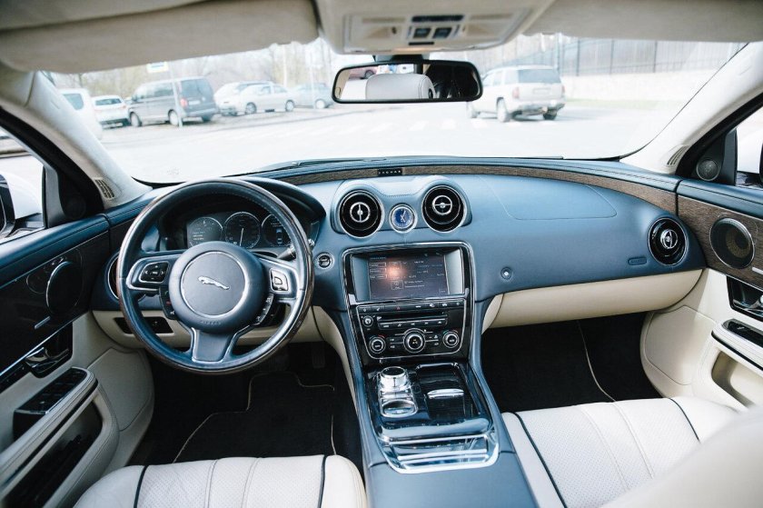 Jaguar XJ 2018 салон