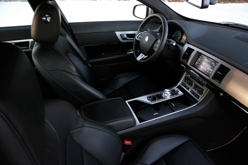 Ягуар XF 2013 салон