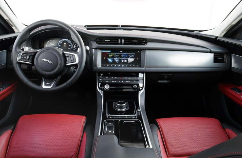 Ягуар XF 2 салон