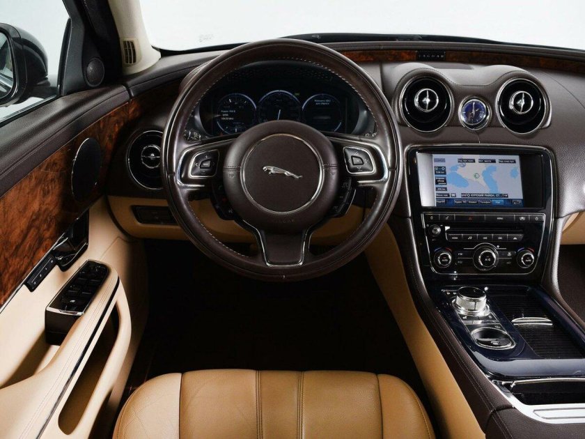 Jaguar XJ 2011 салон