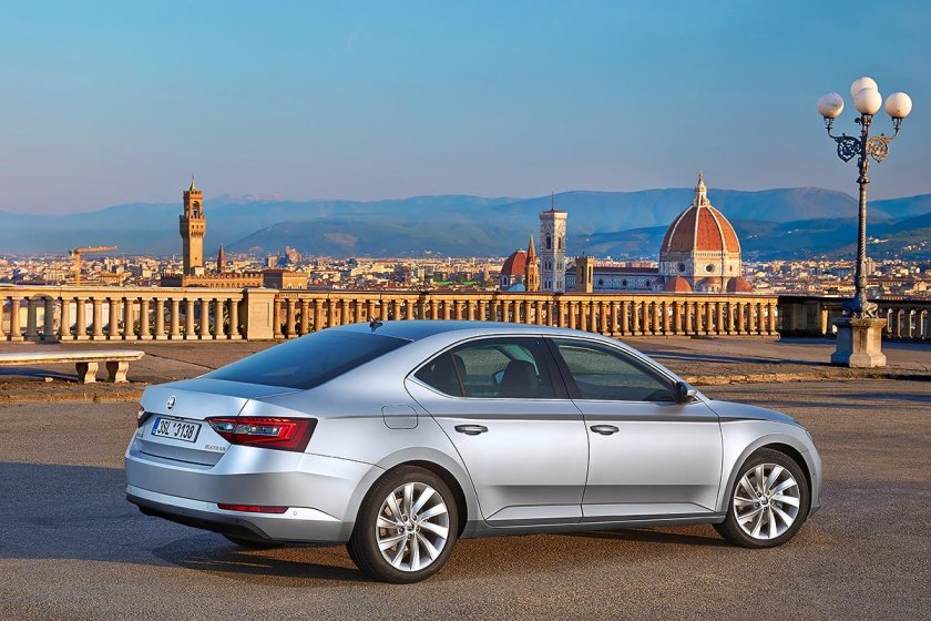 Шкода Суперб седан