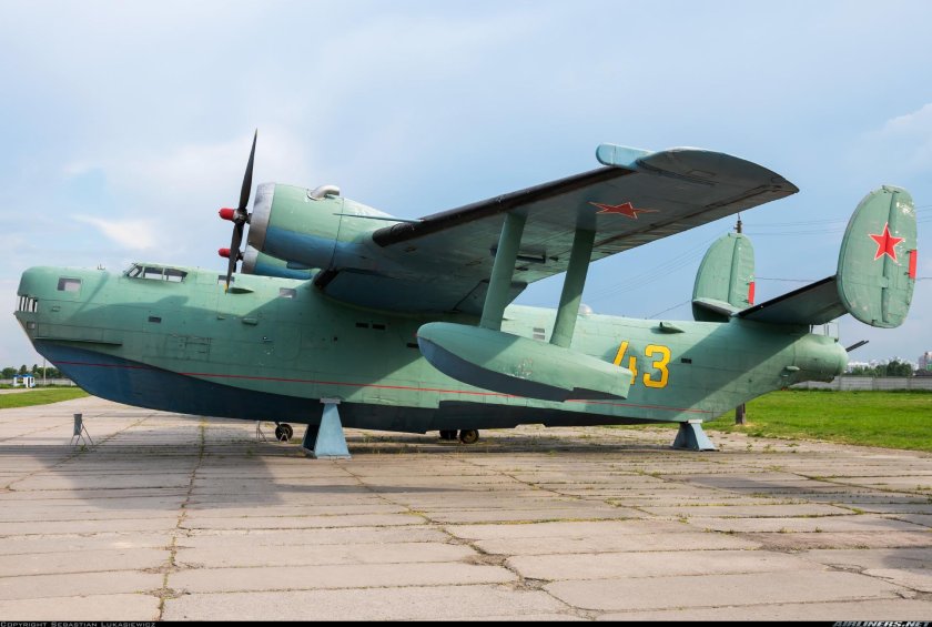 Самолет-амфибия бе-6