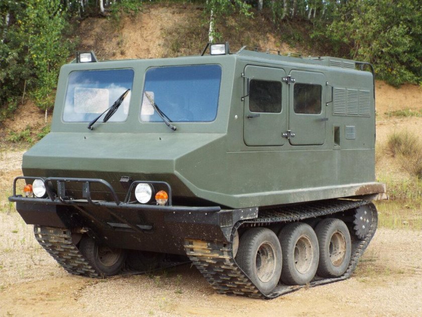 Гусеничный вездеход Пластун