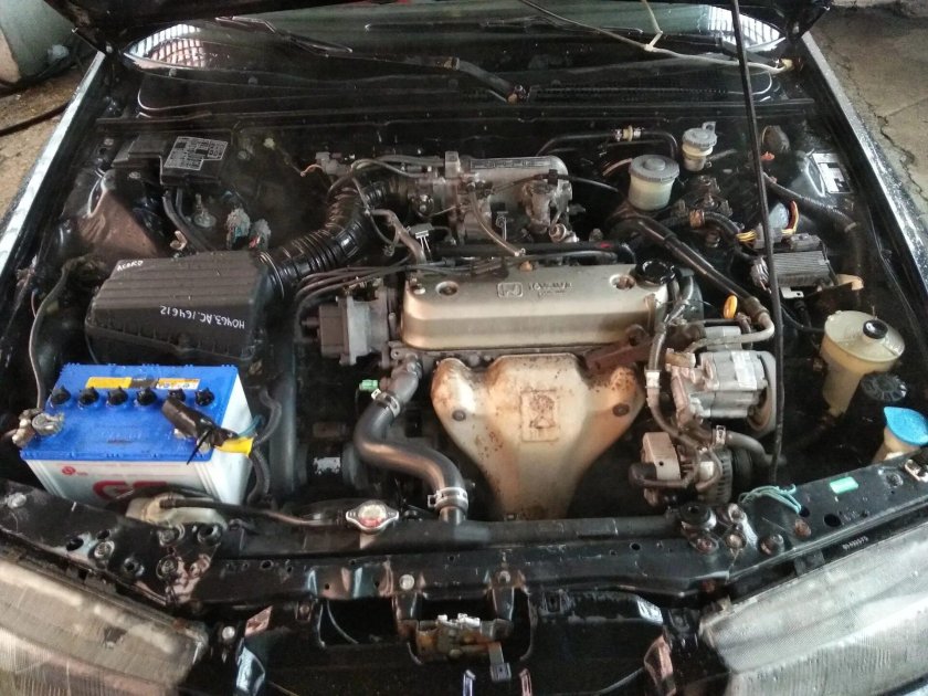 Хонда Аккорд 5 подкапотка