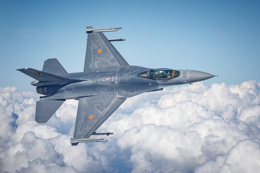 Истребители f 16