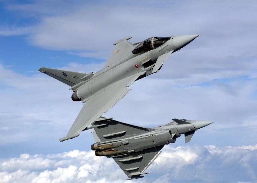 Истребители НАТО Eurofighter Typhoon