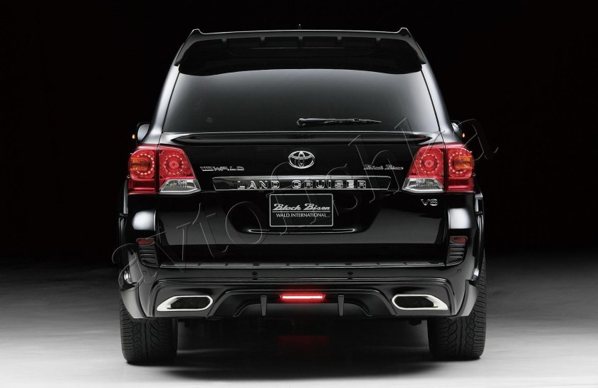 Toyota Land Cruiser 200 Black Bison