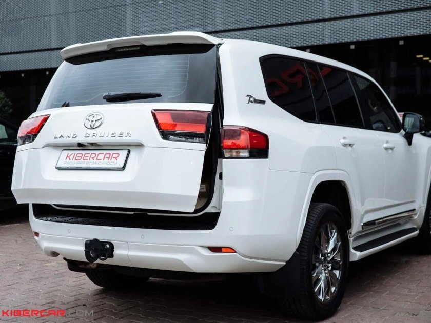 Фаркоп на ленд Крузер 300