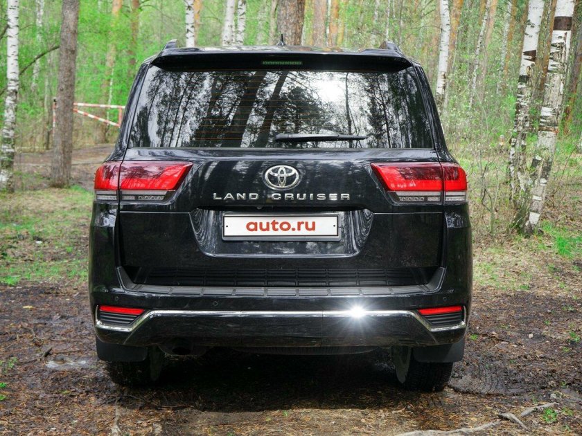 Toyota land cruiser 300