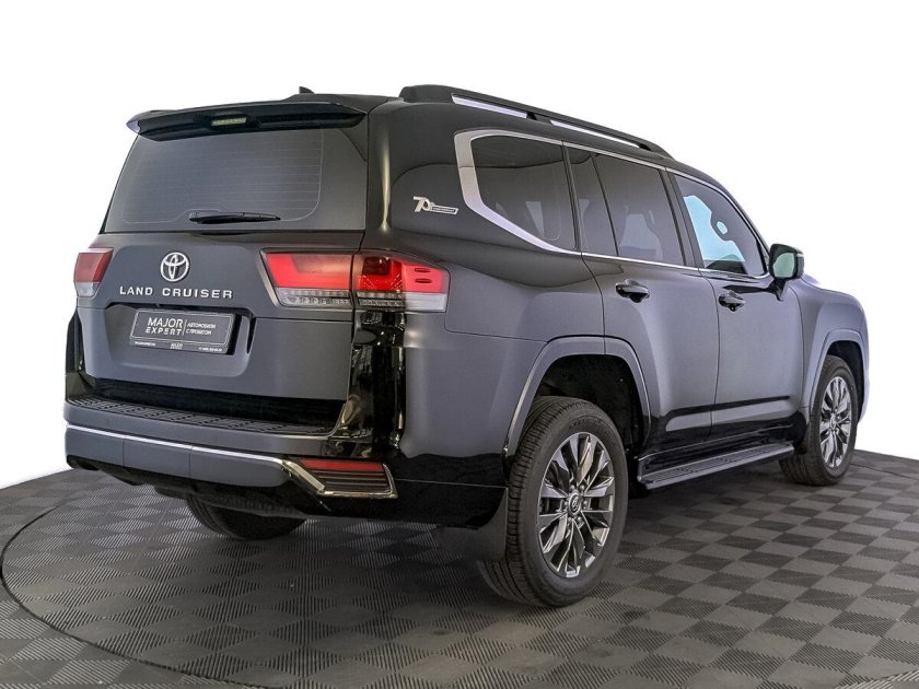 Toyota land cruiser 300 2023