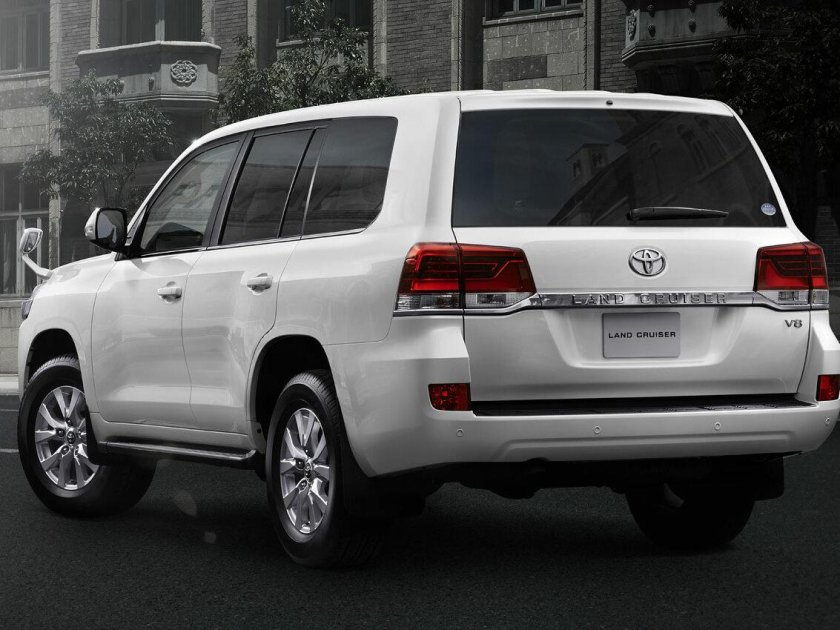 Toyota land cruiser 300 2021