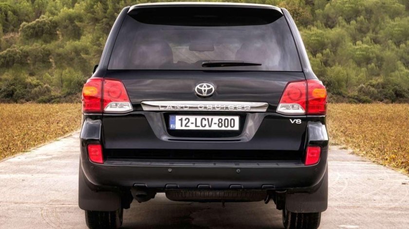Toyota Land Cruiser v8