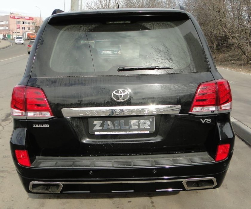Land Cruiser 200 сзади