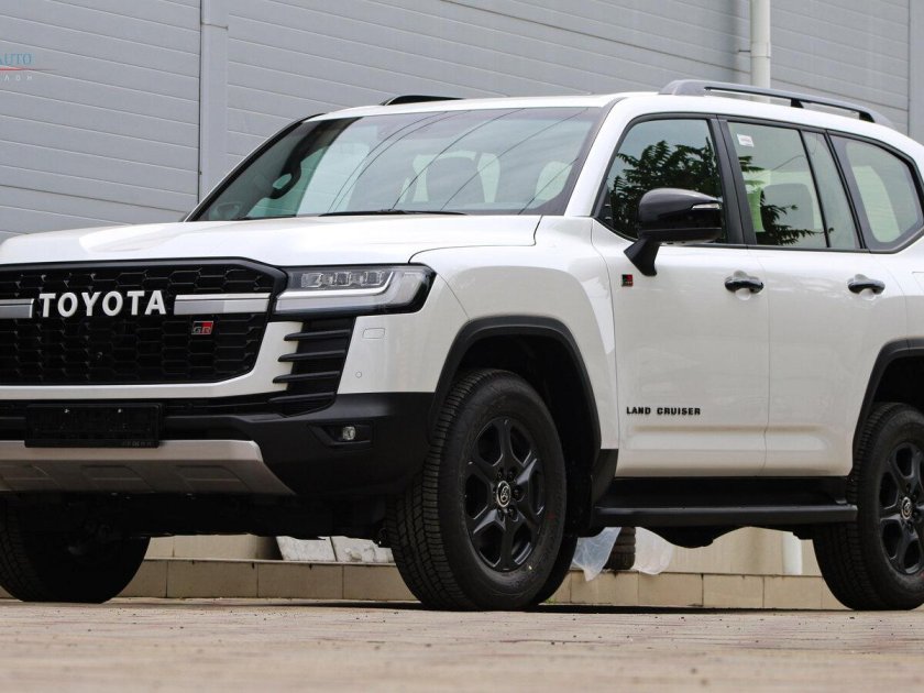 Toyota Land Cruiser 300 2023