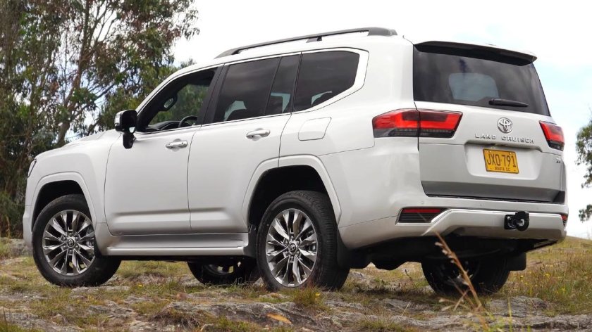 Toyota Land Cruiser 300