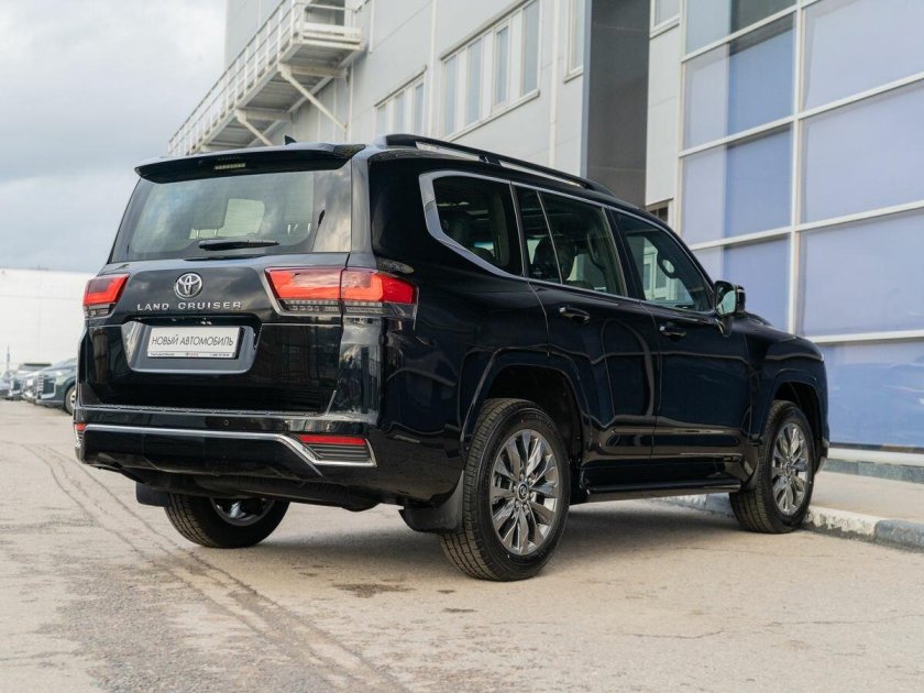 Новый toyota land cruiser