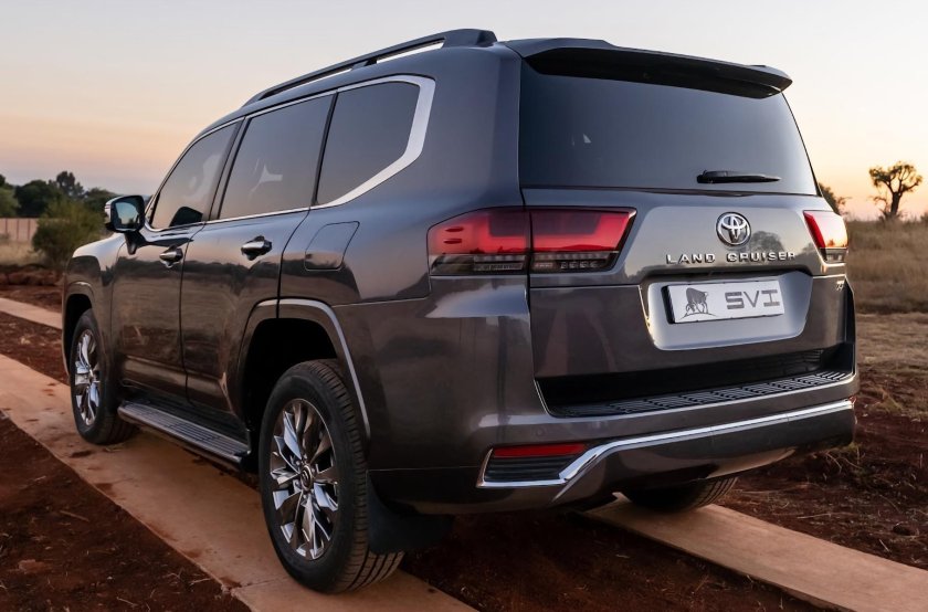 Toyota Land Cruiser Armored 300