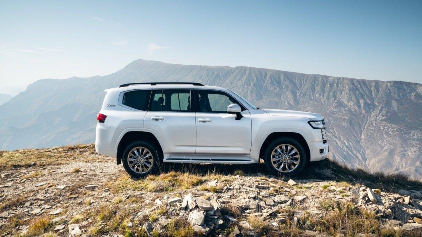 Toyota Land Cruiser 300