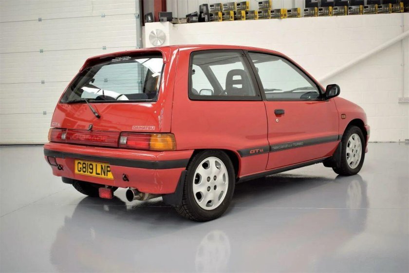 Daihatsu Charade g200