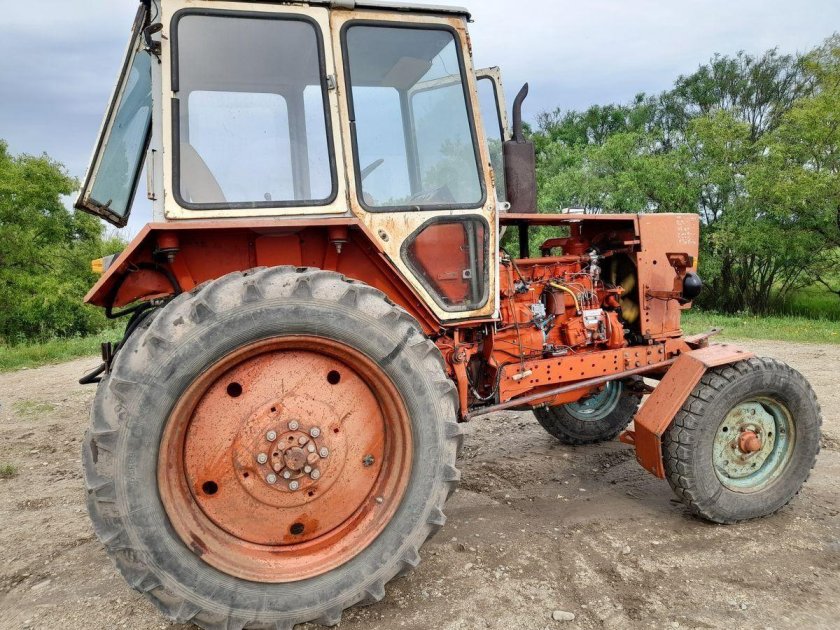 Трактор юмз