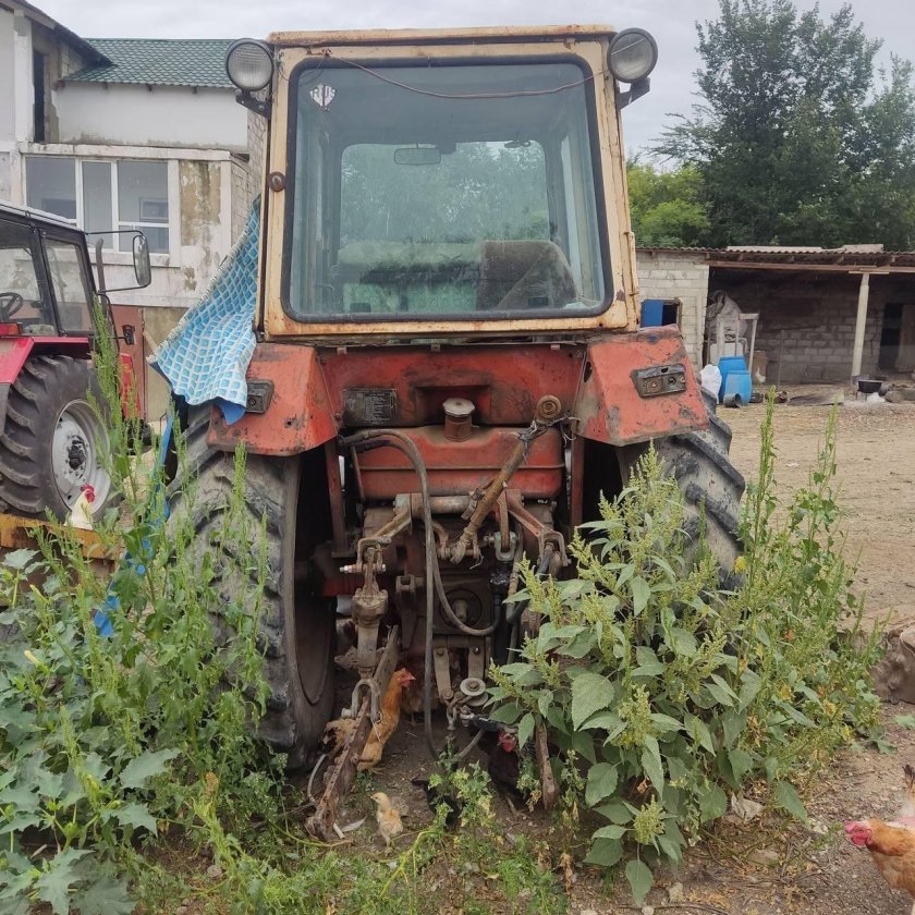 Трактор ЮМЗ 8