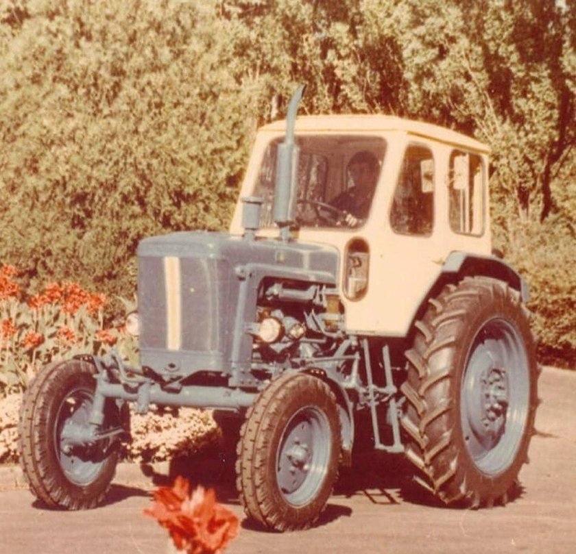 Трактор колесный ЮМЗ-6л