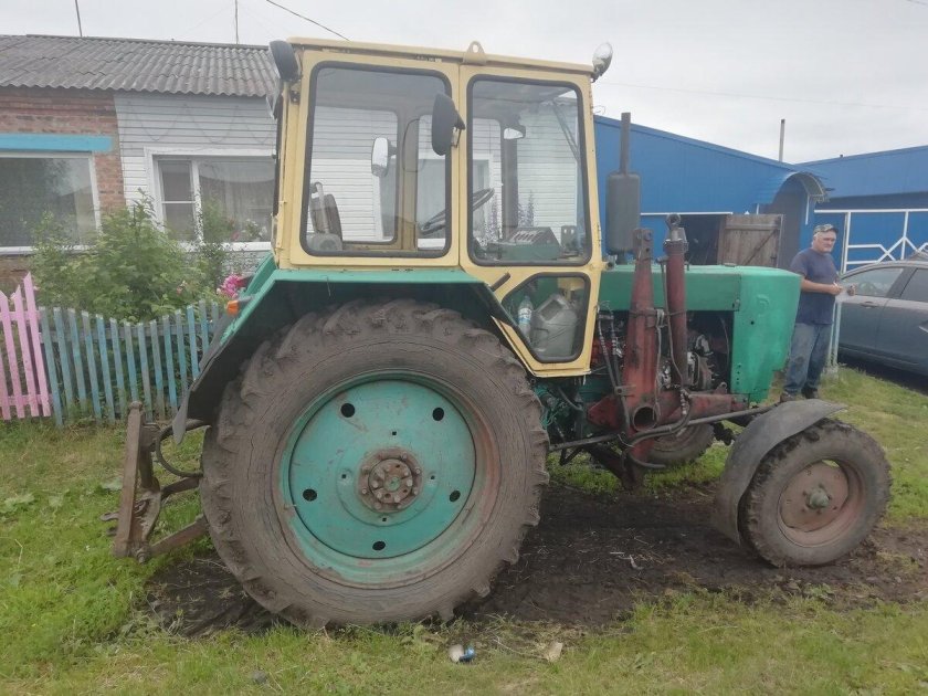 ЮМЗ-6 трактор