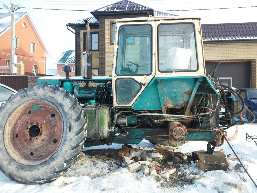 ЮМЗ-6 трактор