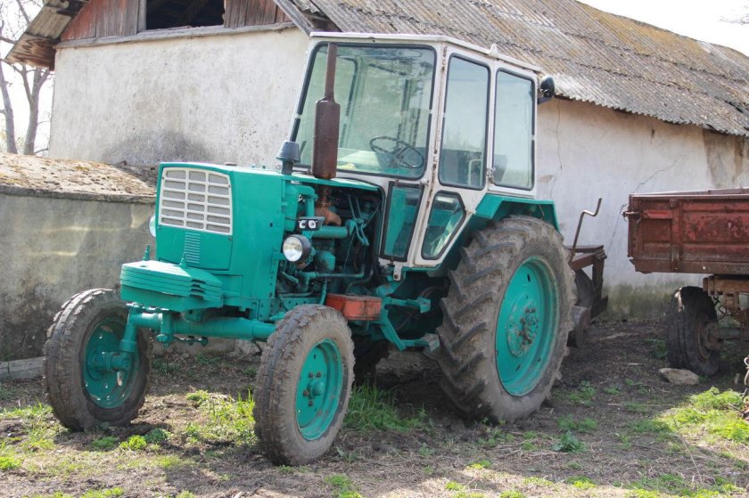 Трактор ЮМЗ-6акл