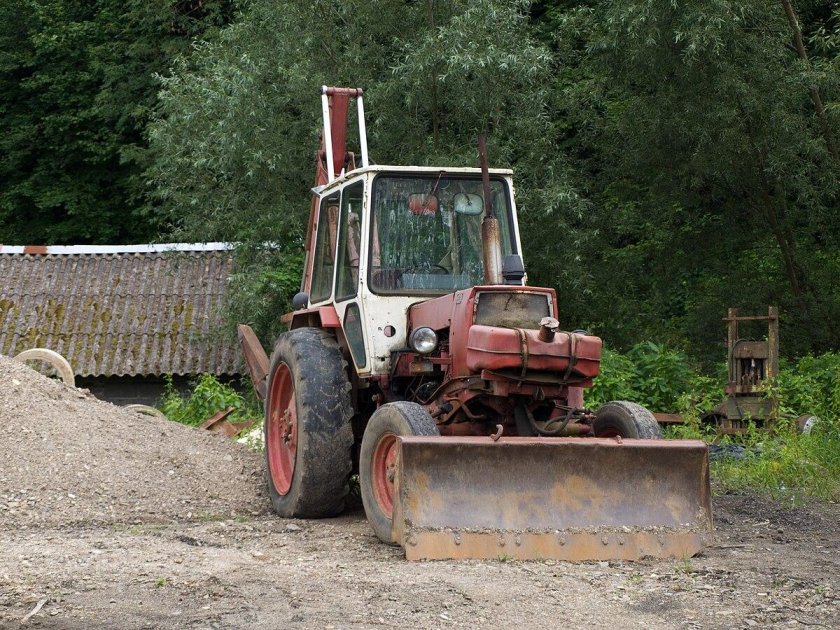 Трактор ЮМЗ 2621