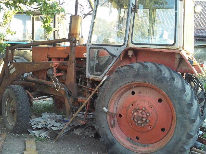 ЮМЗ-6 трактор