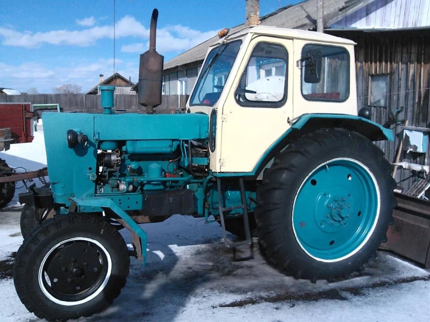 ЮМЗ-6 трактор