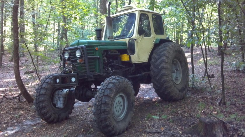 ЮМЗ 6 4х4
